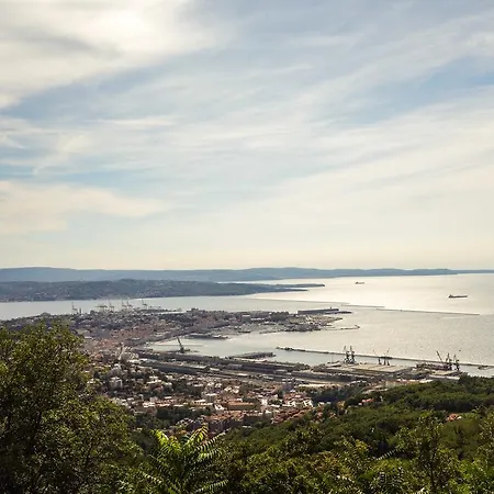 Casa Vacanze All'Angolo Trieste Exterior foto